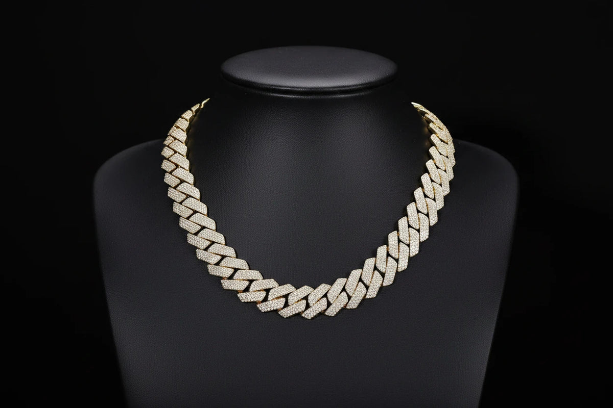 Cuban Chain • Moissanite • 18K Gold Plated Brass